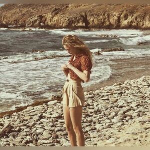 Doen Jade Short, Jute Size 4 - Like New